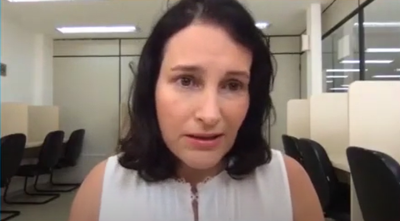 Dra. Andrea Vieira