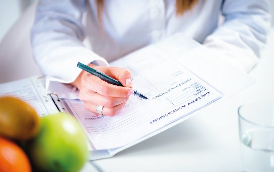 O papel da Nutrição para o cuidado integral - Nutricionista Simone Kikuchi | Dra Ana Beatriz Tommaso