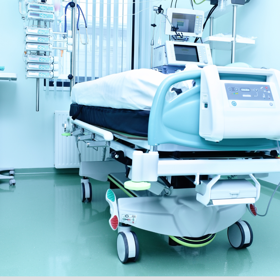 Cama branca hospitalar = cuidados pós intensivos