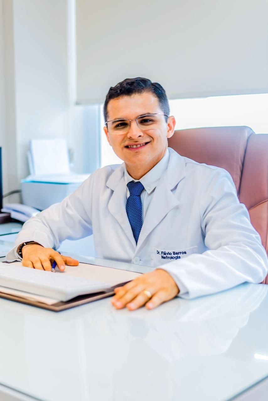 Dr. Flávio Barros
