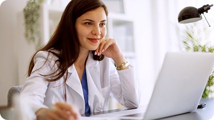 Profissional de saúde em atendimento online