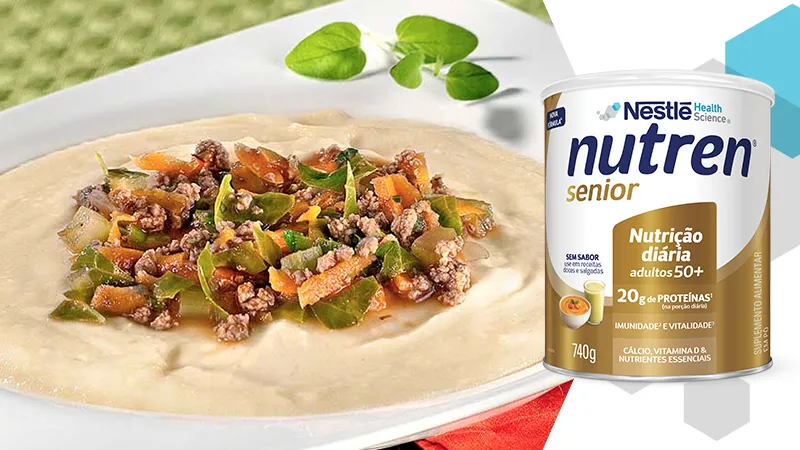 Polenta com molho de carne e couve com Nutren® Senior