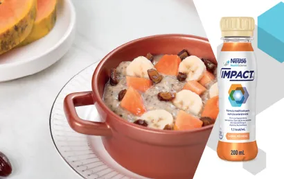 Mingau de aveia com chia, pêssego e tâmara